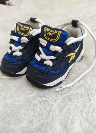 Дитячі кросівки