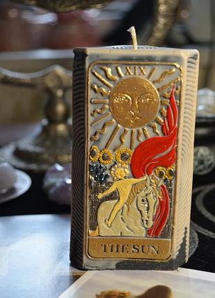 Оригінальна свічка ручної роботи аркан сонце, подарунок для таролога езотеричний декор подарунок та декор на хеловін