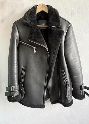 Продаю дублянку-авіатор у відмінному стані. одягалася 2 рази. дуже тепла. розмір s-m.