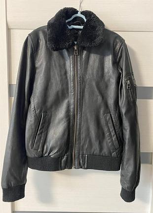 Шкіряна куртка для підлітка