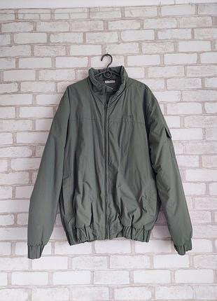 Мужской демисезонный бомбер от tom tailor в размере xl цвета хаки