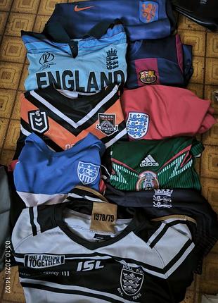 8 футбольних майок дивіться фото є недоліки