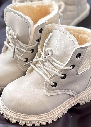 Зимові ботінки на дівчинку