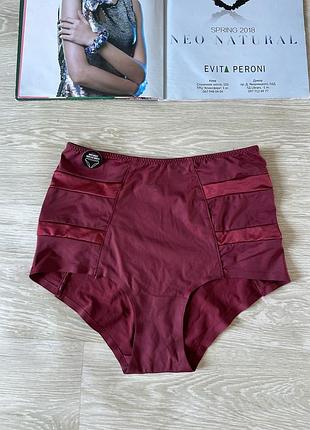 Красивые высокие трусы