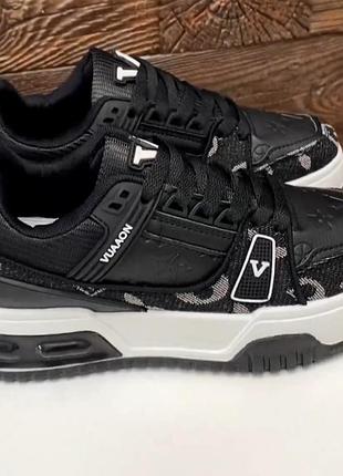 Кроссовки женские