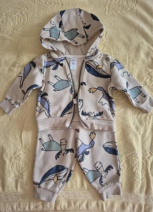 Костюм carter's на 9 месяцев