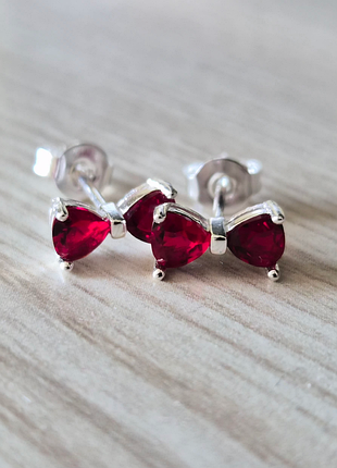 Очень нежные серебряные серьги в форме бантика