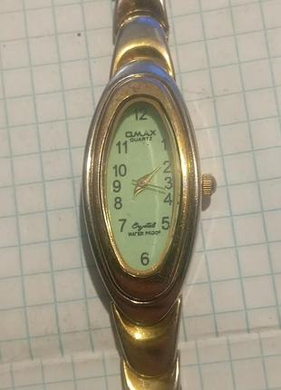 Женские наручные часы omax quartz.