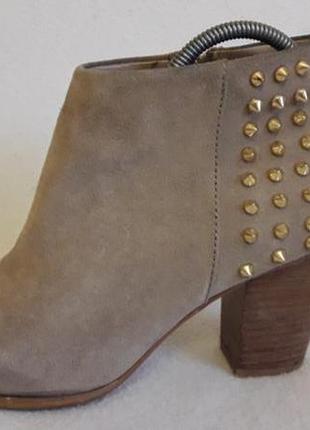 Замшевые ботильоны фирмы zara p. 39 стелька 25,5 см