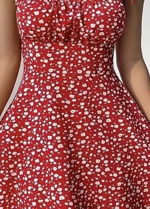 Легка сукня з фонариками