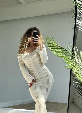 Платье вязаное