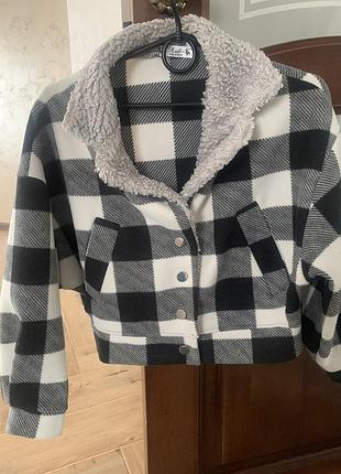 Бомбер для дівчинки ,стан ідеальний,одягнений декілька разів,розмір 146,є кишені