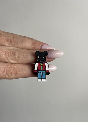 Пін значок металевий брошка “мультяшний джокер lego bear” | пін значок у стилі коміксів bearbrick