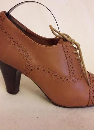 Кожаные туфли броги фирмы next p. 37 стелька 24 см
