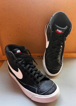 Високі кросівки найк 37р
