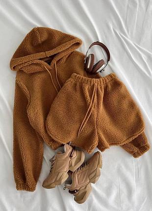 Костюм теді