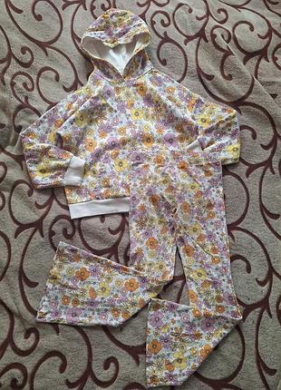 Костюм фирменный 8 9 лет