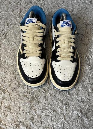 Кросівки найк тревіс скот розмір 38