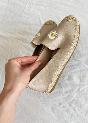 Жіночі бежеві туфлі мокасини / лофери