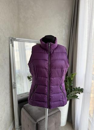 Пухова жилетка