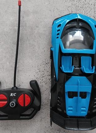 Машинка на радіокеруванні bugatti