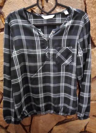 Блуза у клітинку