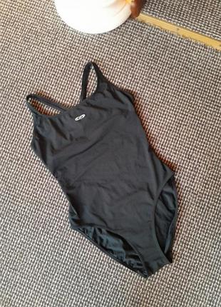 Купалтник суцільний