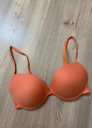 Гладенький бюст пуш ап esmara