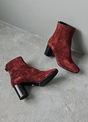 Замшеві шкіряні ботильйони sandro