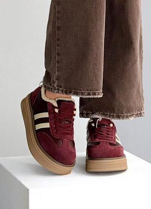 Стильные женские утепленные кроссовки