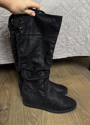 Жіночі чорні високі чоботи на шнурку. жіночі високі стильні чоботи