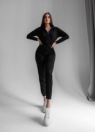 Стильный черный комбинезон женский