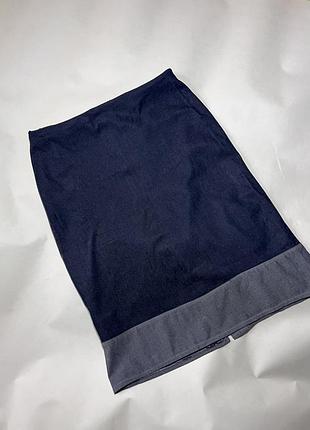 Спідниця нижче коліна