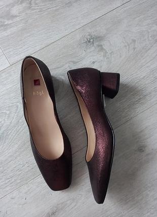 Полностью кожаные новые туфли hogl