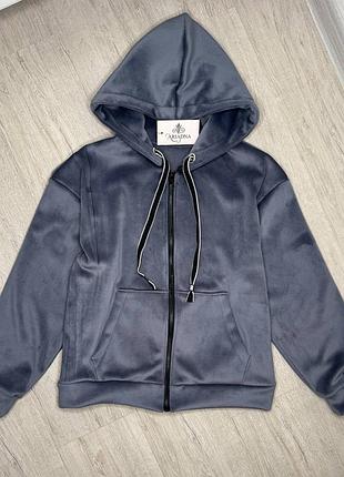 Тепла кофта велюрова