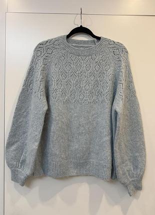 Ніжний светр