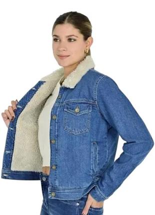 Джинсова курточка на хутрі тепла