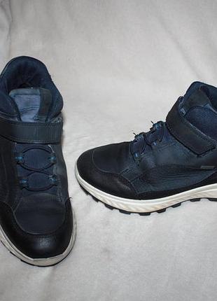 Ботинки фирмы esco 37 размера по стельке 25 см. можно и на 38 размер ноги.