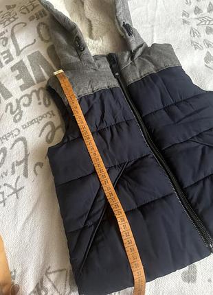 Безрукавка жилетка