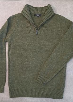 Теплый свитер с молнией. новый.