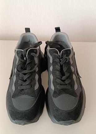 Кросівки 38 р