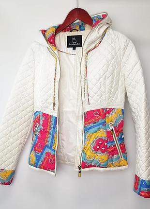 Яркая женская стеганая куртка ветровка s стиль и комфорт в каждой детали