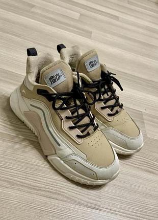 Зимові теплі кросівки на хутрі чоботи черевики ботинки