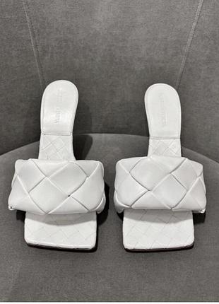 Мюлі (босоніжки) bottega veneta оригінал!