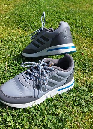 Продаю оригинальные кроссовки adidas run 70s