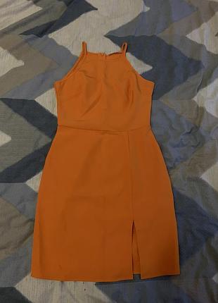 Платье с разрезом