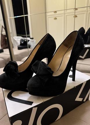 Взуття , жіночі туфлі