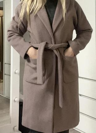 Шерстяне жіноче пальто