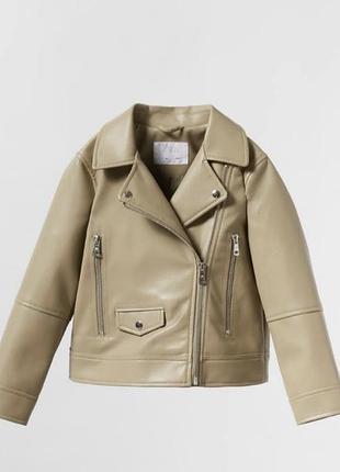 Стильная косухая куртка кожанка