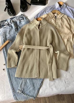 Темно бежевий кардиган у рубчик з поясом без застібок